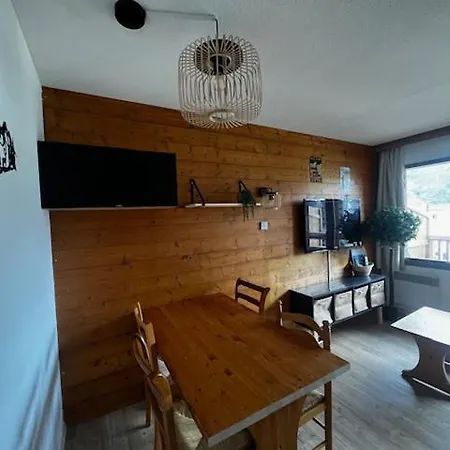Apartment 1800 Proche Parking *